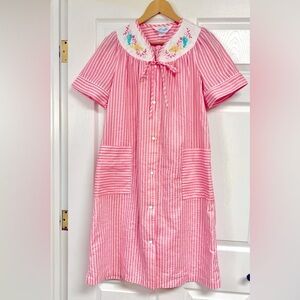 VINTAGE Leisure Life Cottage Barbie Pink Striped Button-Down nightgown size L